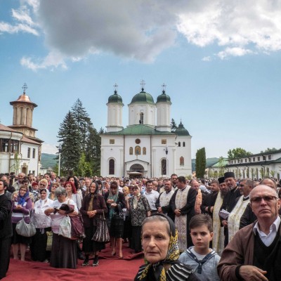 Hramul Catedralei Arhiepiscopale din Râmnic Hramul Catedralei Arhiepiscopale din Râmnic