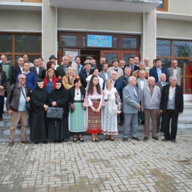 Lemnul, izvor de viaţă şi eterne comori
